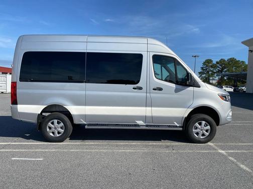 2022 Mercedes-Benz Sprinter 2500 Standard Roof