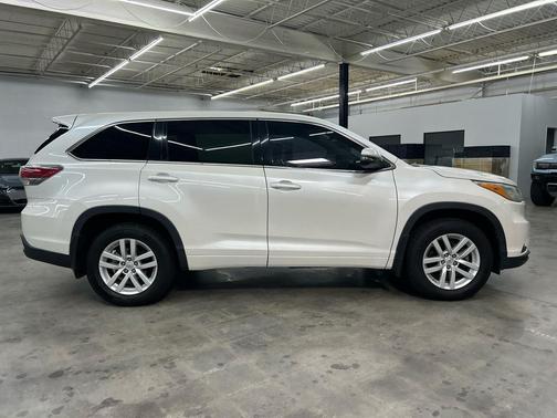 2015 Toyota Highlander LE