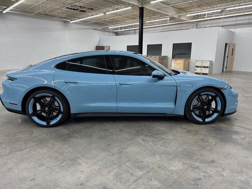 2022 Porsche Taycan RWD