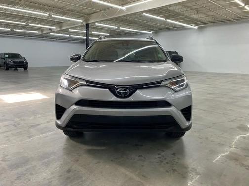 Silver Sky Metallic 2018 Toyota RAV4 LE