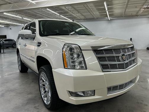 2013 Cadillac Escalade Platinum Edition