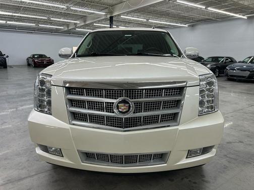 2013 Cadillac Escalade Platinum Edition