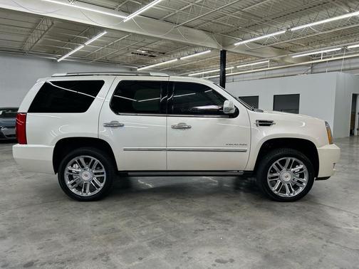 2013 Cadillac Escalade Platinum Edition