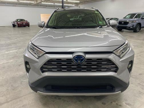 2020 Toyota RAV4 Hybrid SE