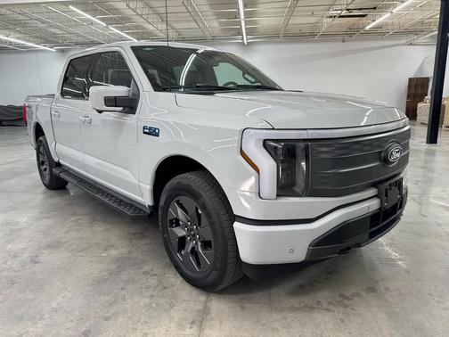 Avalanche 2024 Ford F-150 Lightning LARIAT