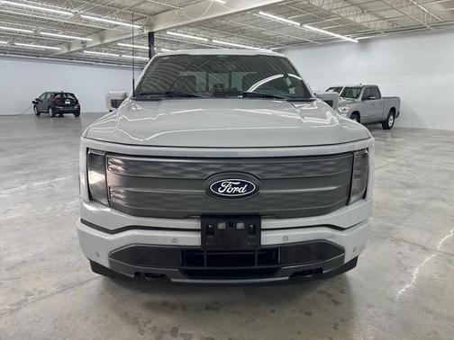 Avalanche 2024 Ford F-150 Lightning LARIAT