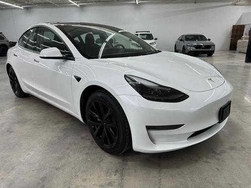 Pearl White Multi-Coat 2023 Tesla Model 3 Standard Range Plus