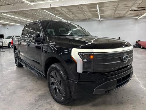 2023 Ford F-150 Lightning LARIAT