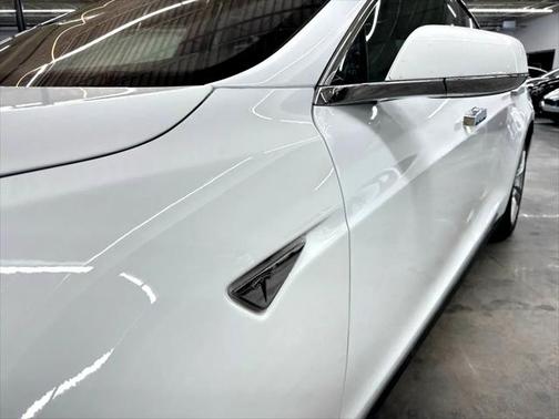 2015 Tesla Model S 85D