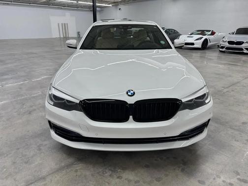 2019 BMW 530 530i