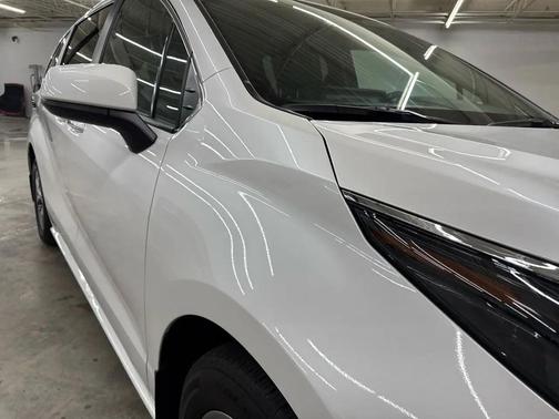 Wind Chill Pearl 2025 Toyota Sienna XLE