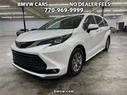 Wind Chill Pearl 2025 Toyota Sienna XLE