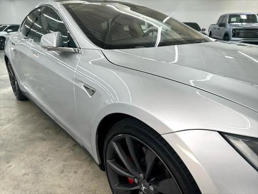 2016 Tesla Model S P90D