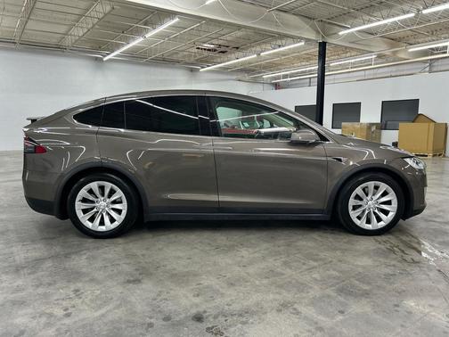 2016 Tesla Model X AWD 4dr 90D