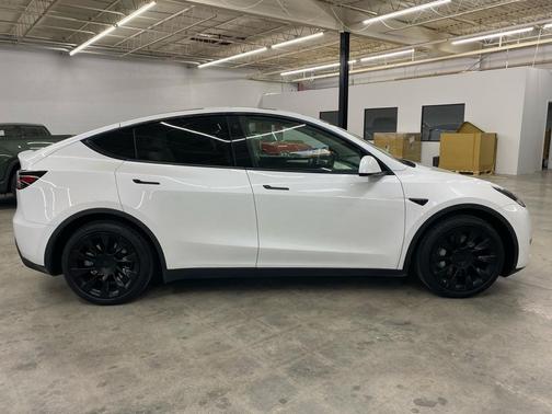 2023 Tesla Model Y Long Range AWD