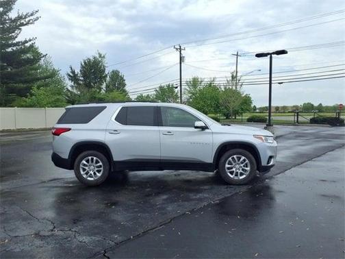 2021 Chevrolet Traverse LT Cloth