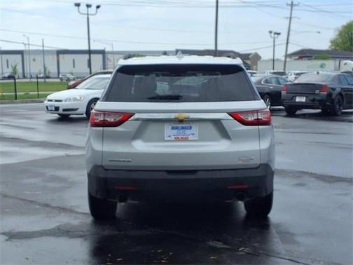 2021 Chevrolet Traverse LT Cloth