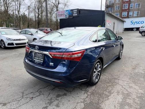 2018 Toyota Avalon Hybrid XLE Premium
