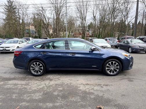 2018 Toyota Avalon Hybrid XLE Premium