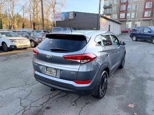 2018 Hyundai TUCSON SE