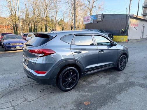 2018 Hyundai TUCSON SE