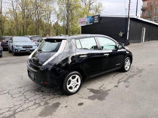 Super Black 2013 Nissan Leaf SV