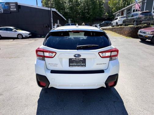 Crystal White Pearl 2019 Subaru Crosstrek 2.0i Premium