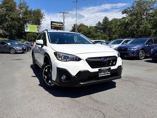 Crystal White Pearl 2019 Subaru Crosstrek 2.0i Premium