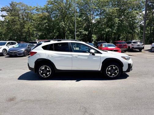 Crystal White Pearl 2019 Subaru Crosstrek 2.0i Premium