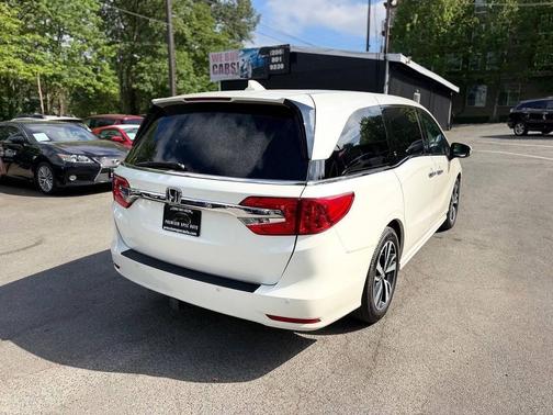White Diamond Pearl 2018 Honda Odyssey Elite