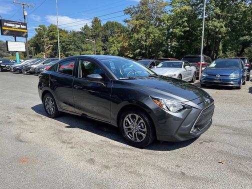 2019 Toyota Yaris Sedan XLE