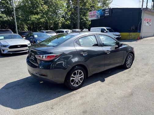 2019 Toyota Yaris Sedan XLE