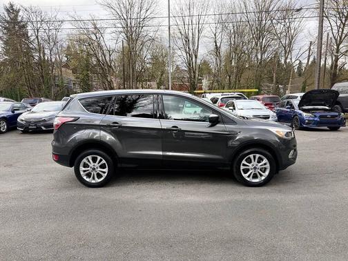 Magnetic Metallic 2017 Ford Escape SE