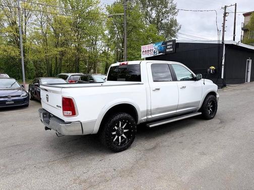 Bright White Clearcoat 2016 RAM 1500 Laramie