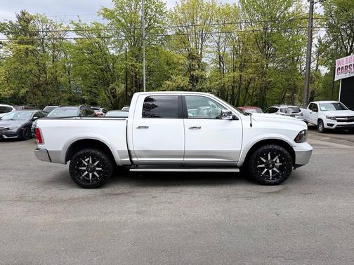 Bright White Clearcoat 2016 RAM 1500 Laramie