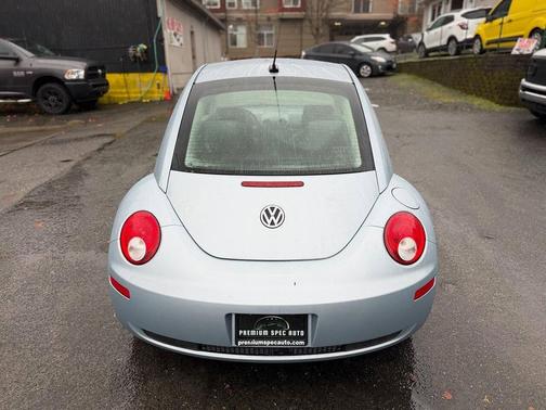 2009 Volkswagen New Beetle S
