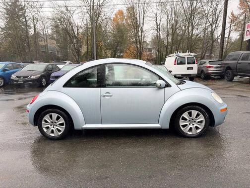 2009 Volkswagen New Beetle S