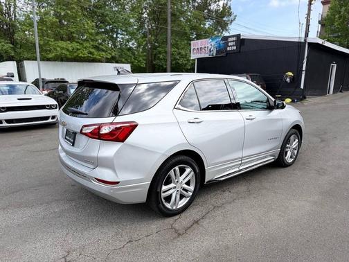Silver Ice Metallic 2018 Chevrolet Equinox LT