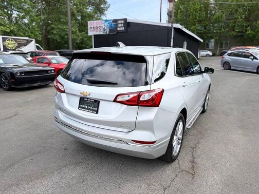Silver Ice Metallic 2018 Chevrolet Equinox LT