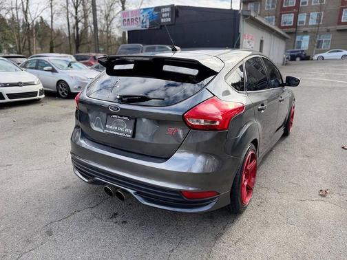 2018 Ford Focus ST 