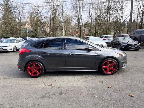 2018 Ford Focus ST 