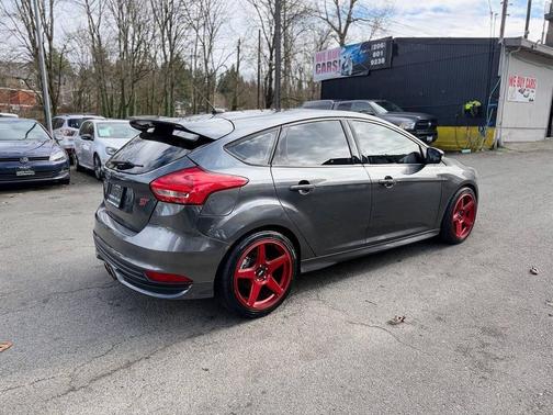 2018 Ford Focus ST 
