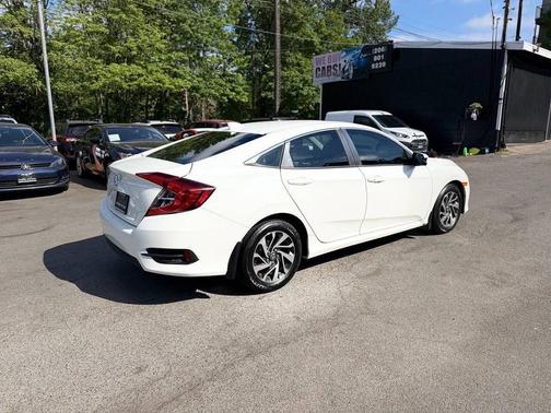 White 2018 Honda Civic EX