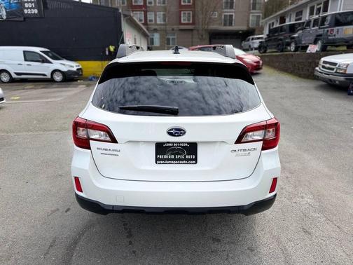 Crystal White Pearl 2017 Subaru Outback 2.5i Premium