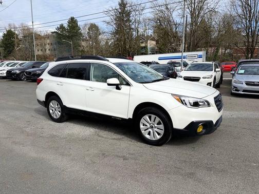 Crystal White Pearl 2017 Subaru Outback 2.5i Premium