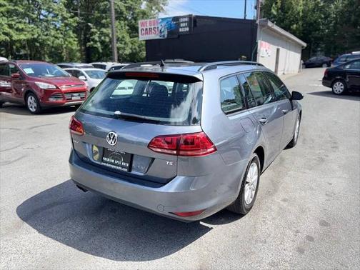 2016 Volkswagen Golf SportWagen TSI S 4-Door
