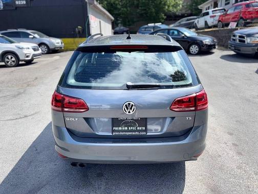 2016 Volkswagen Golf SportWagen TSI S 4-Door