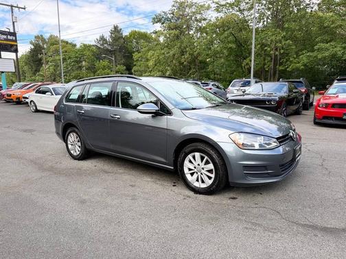 Platinum Gray Metallic 2016 Volkswagen Golf SportWagen TSI S 4-Door