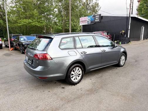 Platinum Gray Metallic 2016 Volkswagen Golf SportWagen TSI S 4-Door