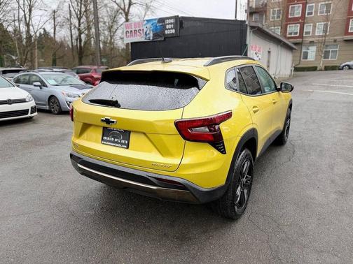 Nitro Yellow Metallic 2025 Chevrolet Trax FWD ACTIV